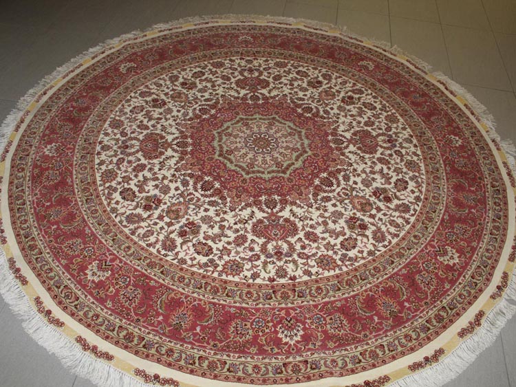 round  shape silk and wool rug