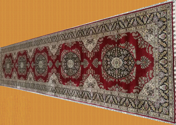 走廊用真丝地毯，76X366公分，红地折白边，花鸟图案